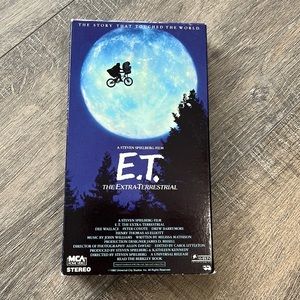 E. T.  Spielberg Original Film 1982 Rare Green Label VHS~2 For $20 Listi…